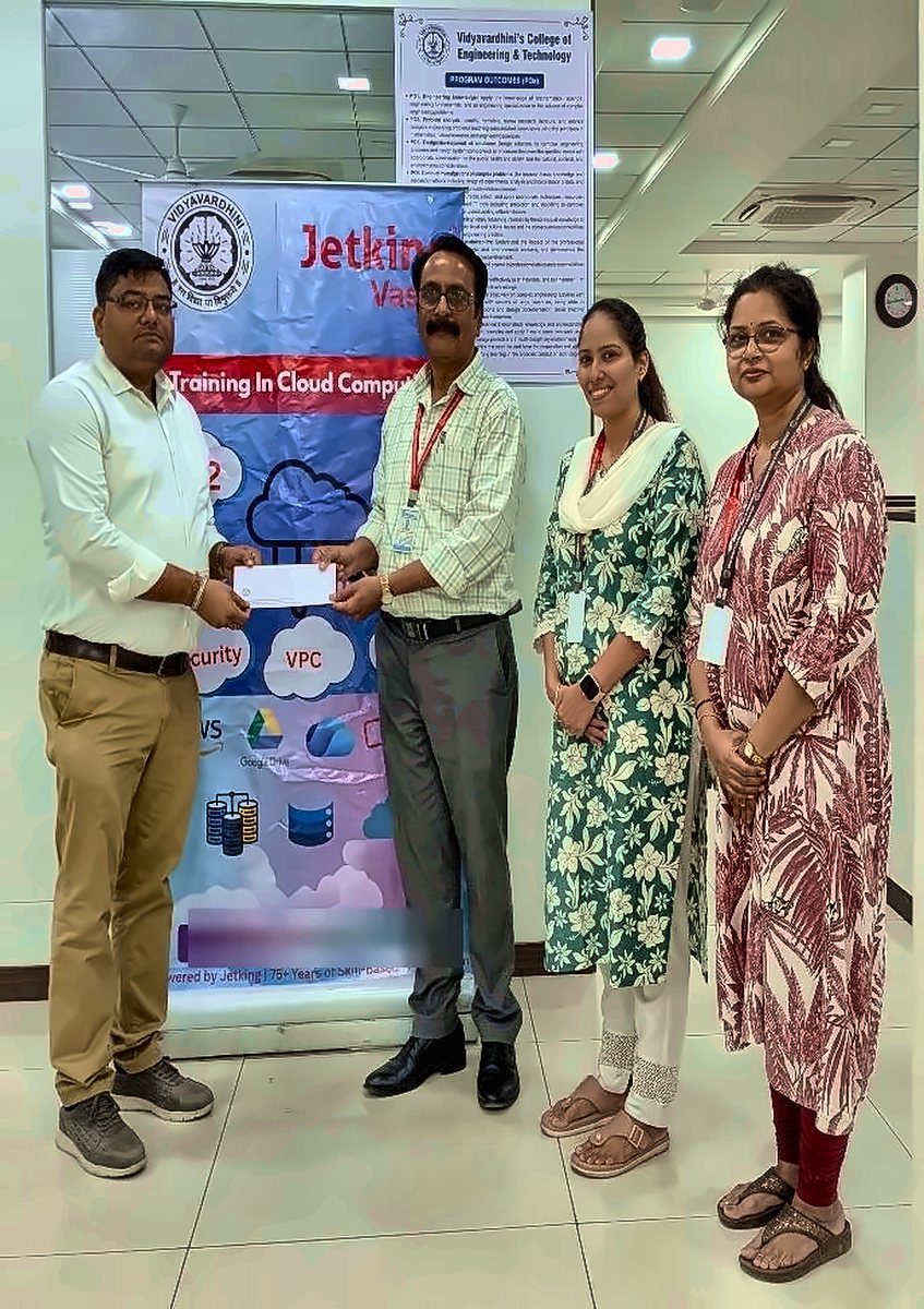 Rishikesh Pandey conducting a Cloud Computing & Security (AWS & Networking) session at Vidyavardhini's College of Engineering & Technology, Vasai Road, 5–15 Jan 2026