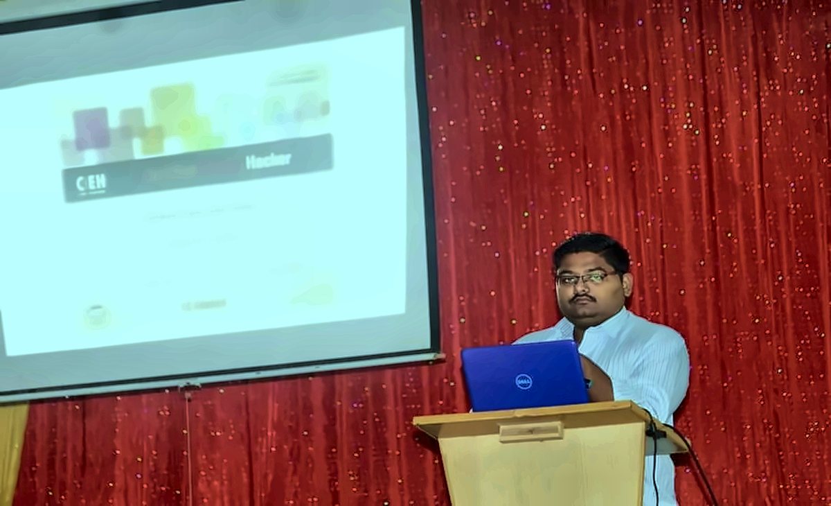Rishikesh Pandey conducting a Cyber Security Awareness & IT career guidance session at Thomas Baptista Junior College, 2019