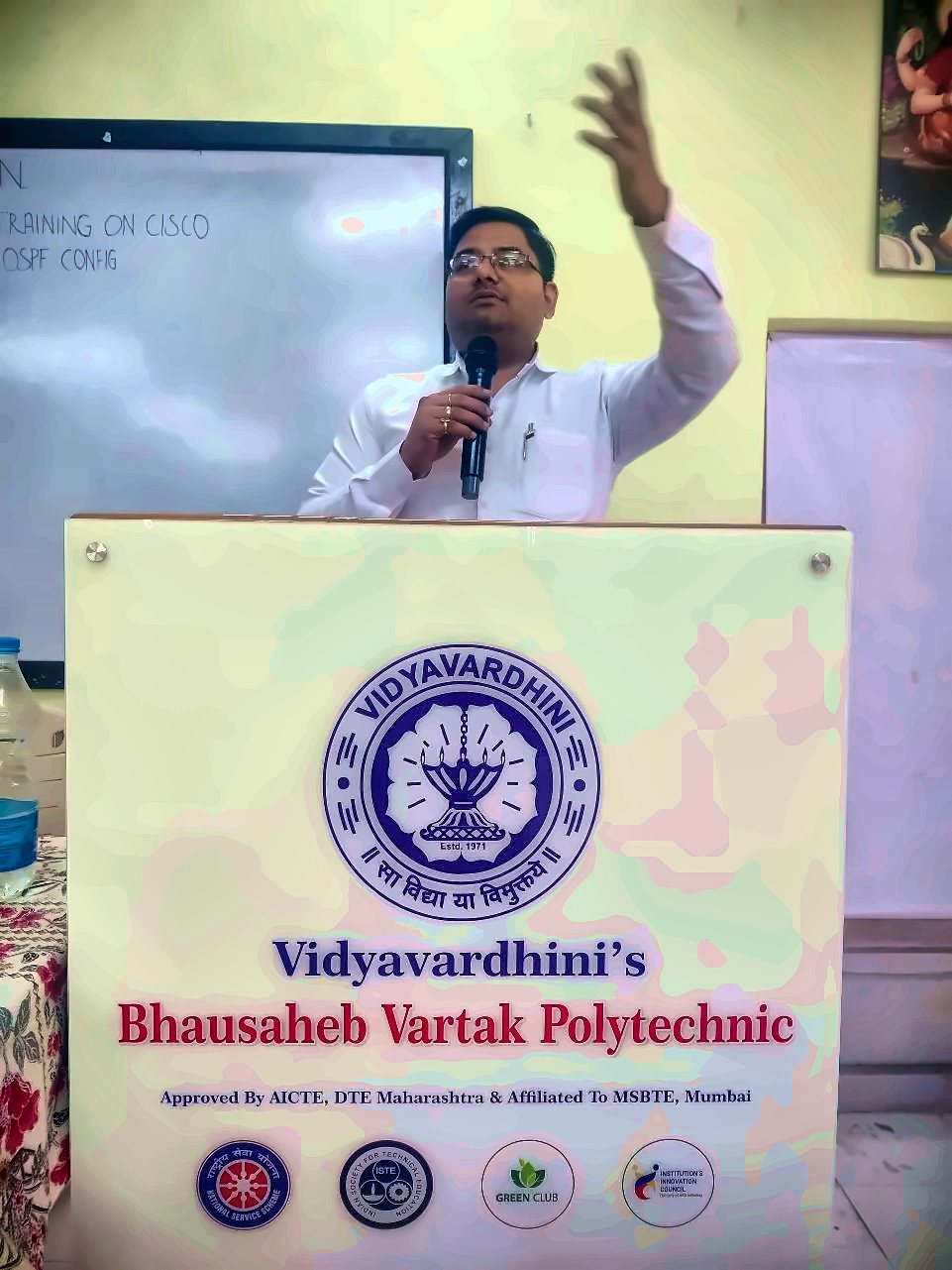 Rishikesh Pandey conducting a CCNA (Routers & Switches) & IT career guidance session at Vidyavardhini's Bhausaheb Vartak Polytechnic, 2025
